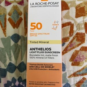 La Roche-Posay Anthelios Tinted Mineral SPF 50 Face Sunscreen - Light/Beige